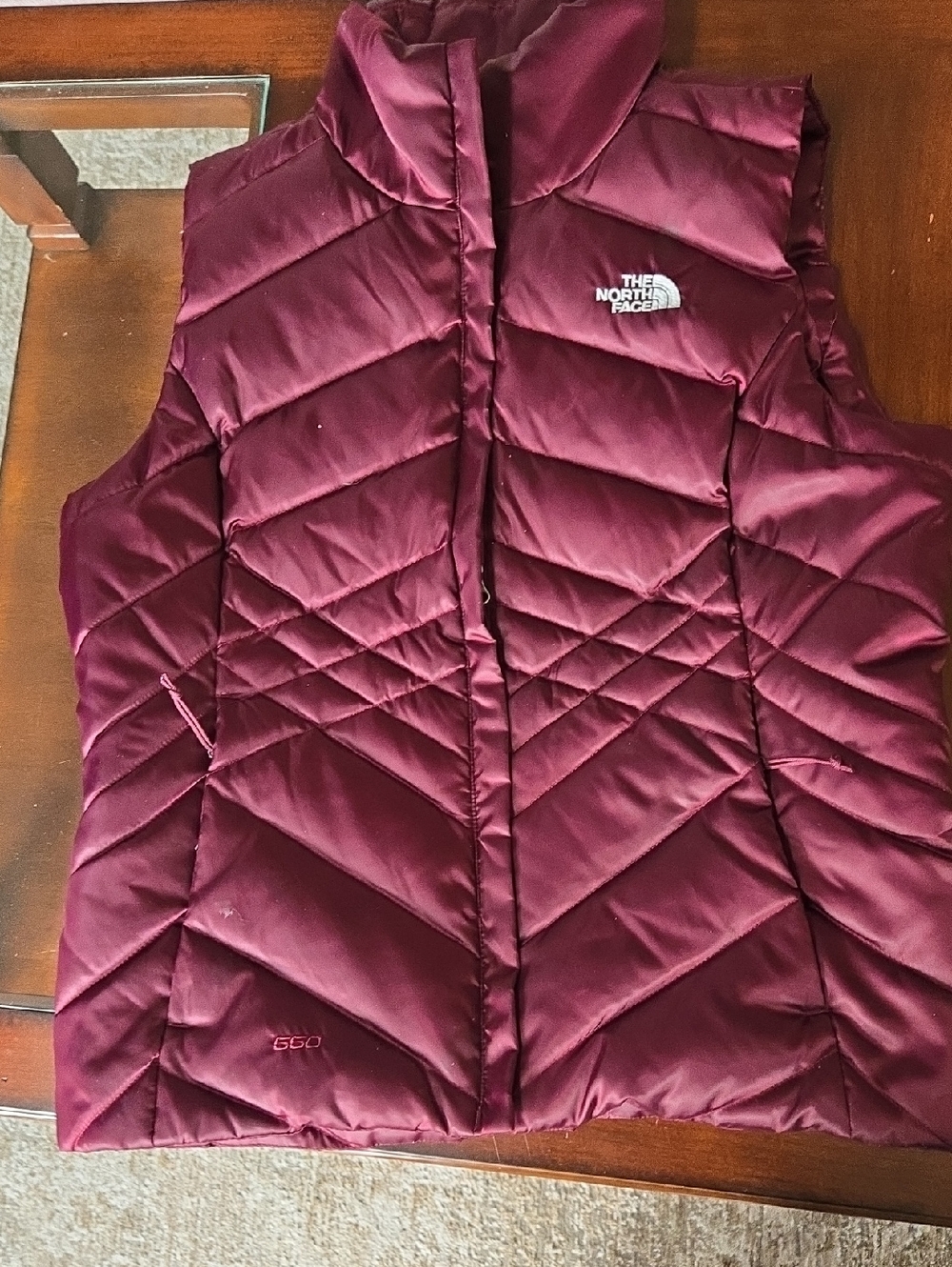 The North Face Quilted 550 Puffer Vest - Maroon. Medium.